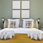 1558 Monceau Luxurious Paradise Retreat