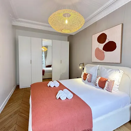 Appartamento 1558 Monceau Luxurious Paradise Retreat Parigi